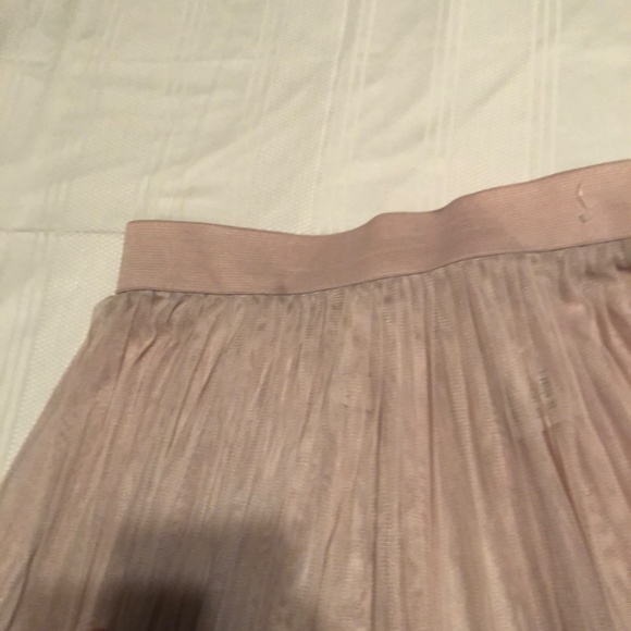 H & M Coachella size 4 slip for those special occasions, new or like new - Picture 3 of 7